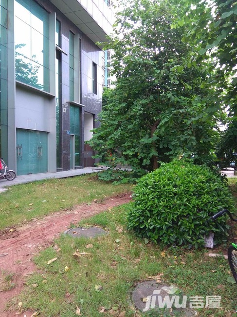 西村小区,漂亮大两房,西宁小学附近。总价低。流花小学南大街图片